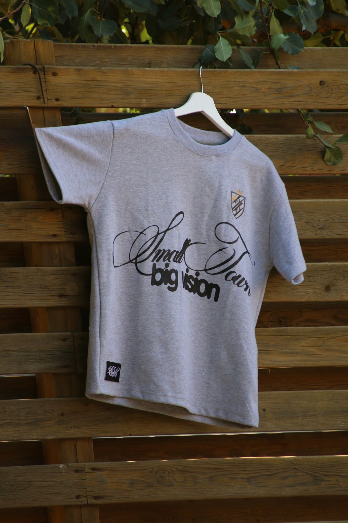 CAMISETA "SMALL TOWN"